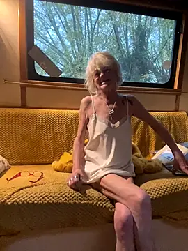 ladyboatlady online show from October 14, 6:38 am