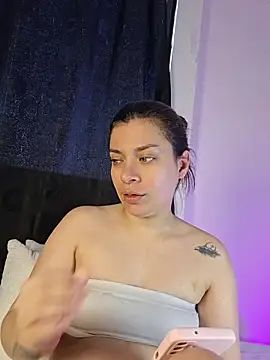 AmaiaSalvatore online show from March 4, 9:21 pm