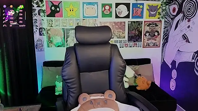 Yuhwan  online show from November 16, 9:26 pm