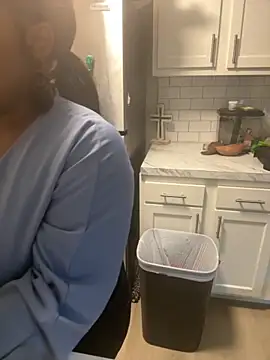 Snapshot of Juicystorm chatting on October 10, 5:40 pm Juicystorm online show from October 10, 5:40 pm