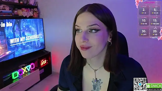 Snapshot of Arya_deepthroat_queen chatting on October 21, 3:54 am Arya deepthroat queen online show from October 21, 3:54 am