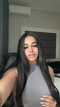 LilMisIndianx online show from May 1, 7:55 am