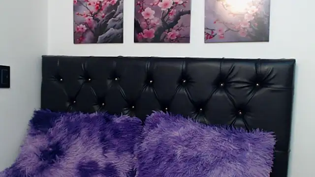 pinky f00x online show from November 20, 8:10 pm