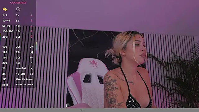 daisyblushh online show from December 22, 6:00 pm