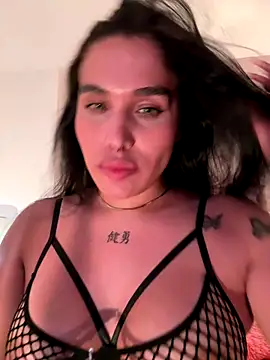 Snapshot of Bella__Wood chatting on October 9, 8:13 pm Bella  Wood online show from October 9, 8:13 pm