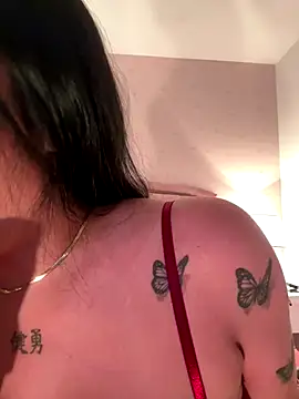 Snapshot of Bella__Wood chatting on October 4, 9:19 pm Bella  Wood online show from October 4, 9:19 pm
