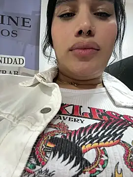 Snapshot of Bella__Wood chatting on October 10, 8:14 pm Bella  Wood online show from October 10, 8:14 pm