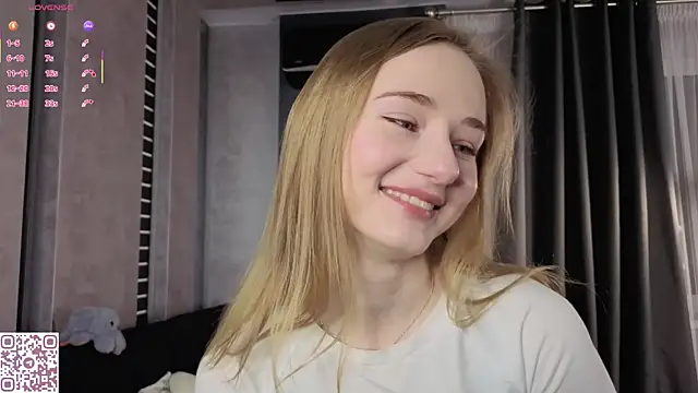 ElvinaRose online show from November 6, 2:06 am