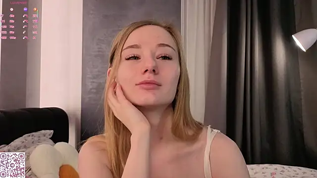 ElvinaRose online show from December 19, 2:27 am