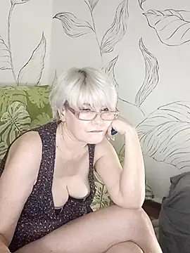 Snapshot of Catty_Lady chatting on October 5, 7:41 pm Catty Lady online show from October 5, 7:41 pm