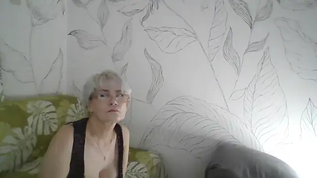 Snapshot of Catty_Lady chatting on September 16, 6:38 pm Catty Lady online show from September 16, 6:38 pm