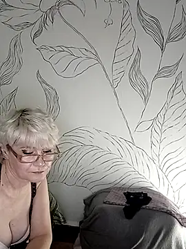 Snapshot of Catty_Lady chatting on October 14, 8:44 pm Catty Lady online show from October 14, 8:44 pm