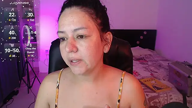 Abbyjoness21 online show from October 25, 10:01 am