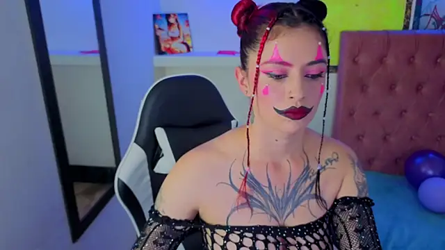 Snapshot of _lucia_21 chatting on October 20, 8:34 pm lucia 21 online show from October 20, 8:34 pm