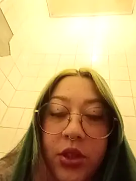Snapshot of Dulcedeanis chatting on October 23, 3:23 am Dulcedeanis online show from October 23, 3:23 am