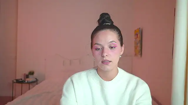 Snapshot of EwelynScott chatting on October 4, 7:29 pm EwelynScott online show from October 4, 7:29 pm