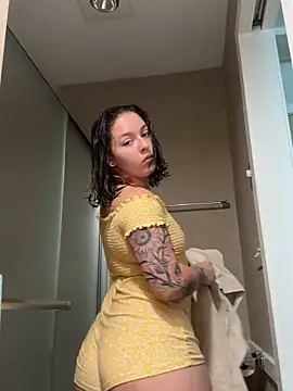 babykalirose online show from April 5, 2:05 pm