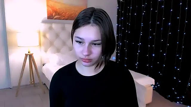 KimClarks  online show from February 17, 4:06 pm