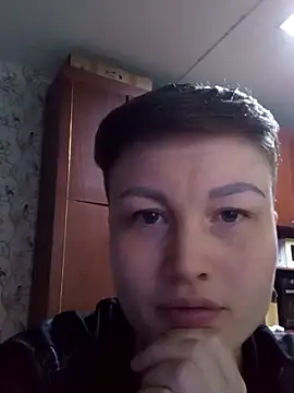 MoonIrene online show from February 9, 5:04 pm