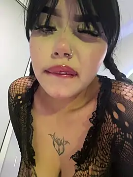 lucialauper  online show from June 6, 12:06 am