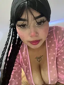 lucialauper  online show from June 27, 3:29 am
