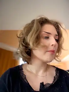 KellyKeler online show from April 15, 10:49 am