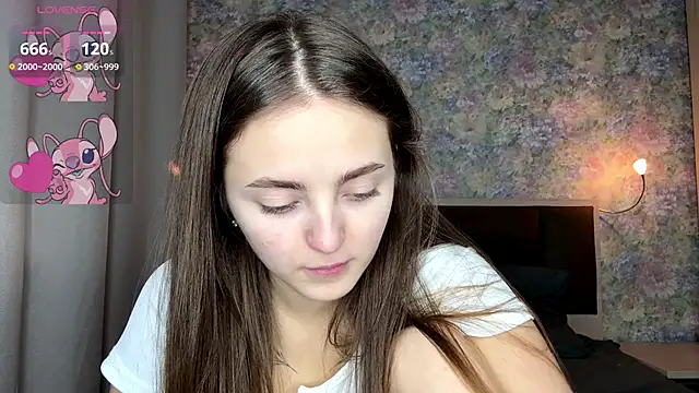 LoraDavi online show from April 13, 7:31 am