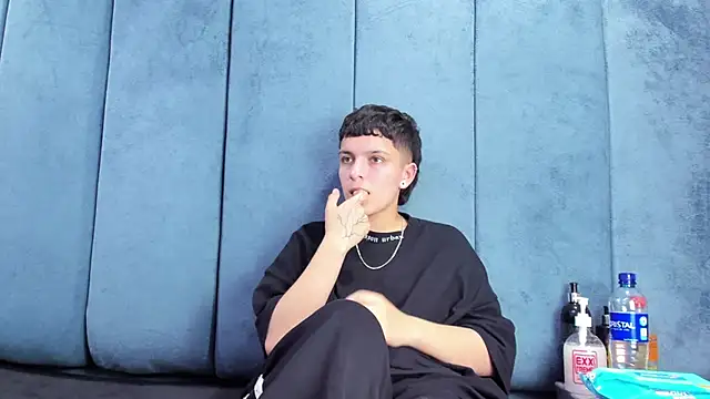 Megan Thompson  online show from March 14, 2:45 am