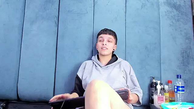 Megan Thompson  online show from March 21, 8:30 am