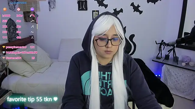 Cherry blush  online show from October 30, 10:00 pm