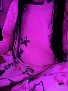 Hottiesophie online show from April 4, 9:13 pm