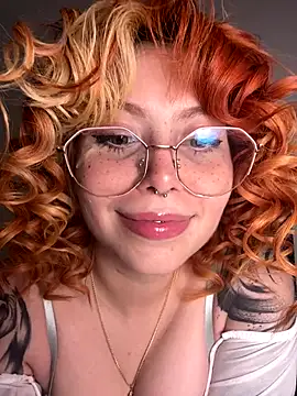Snapshot of YunoRose_ chatting on October 20, 3:53 am YunoRose online show from October 20, 3:53 am