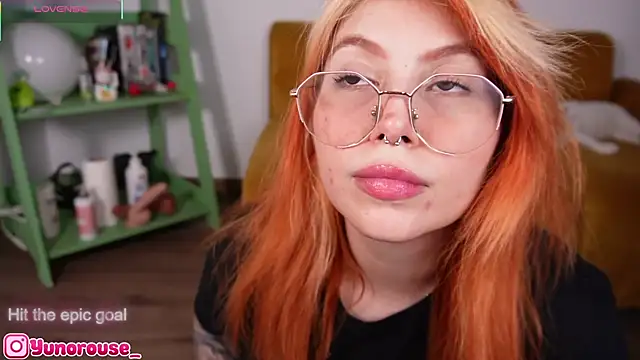 Snapshot of YunoRose_ chatting on October 4, 10:58 pm YunoRose online show from October 4, 10:58 pm