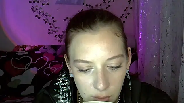 Lily Ember online show from November 21, 6:21 pm