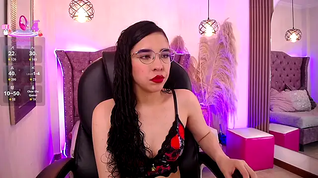 Amara Davis online show from December 22, 3:42 am