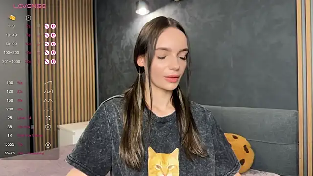 litlle angelll online show from April 19, 6:10 pm