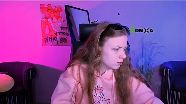 foxy tease  online show from November 5, 9:36 am