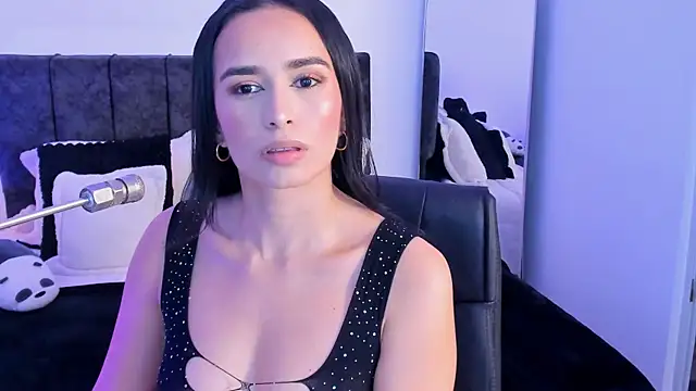 Taylormaxwell online show from April 14, 8:09 pm