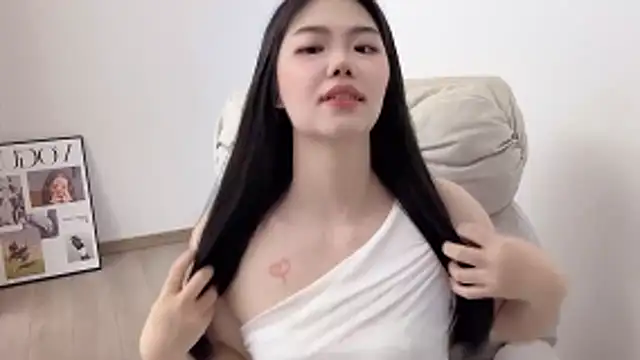 suki-1 online show from May 11, 3:07 pm