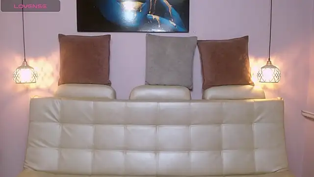 Sahamara 07 online show from March 6, 8:15 pm