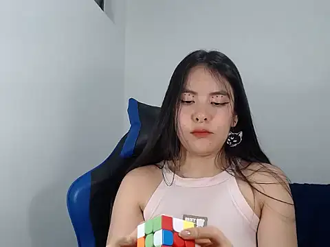 EloiseJun online show from October 27, 2:51 am