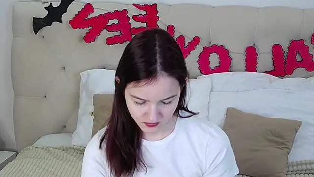 MichelleRoux online show from November 1, 1:26 pm