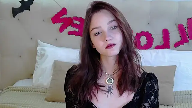 MichelleRoux online show from October 31, 1:15 pm