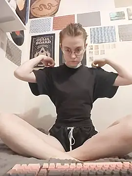 Snapshot of _arigins_ chatting on October 28, 4:02 pm  arigins  online show from October 28, 4:02 pm