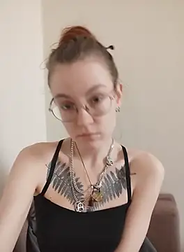 Snapshot of _arigins_ chatting on September 25, 12:37 pm  arigins  online show from September 25, 12:37 pm