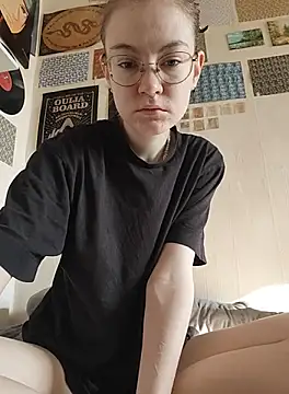 Snapshot of _arigins_ chatting on October 3, 8:08 am  arigins  online show from October 3, 8:08 am