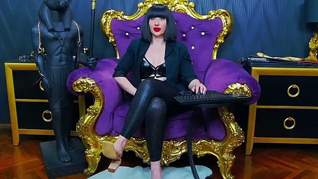 LaraMaeve online show from April 4, 4:55 am