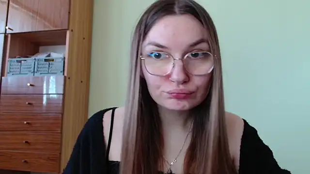 LooveELLYx online show from March 27, 8:26 am