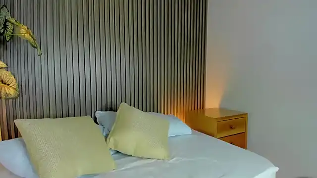 cristina gallardo online show from December 3, 1:57 pm