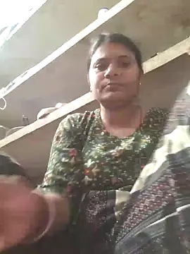 couple 71 online show from April 4, 4:28 pm